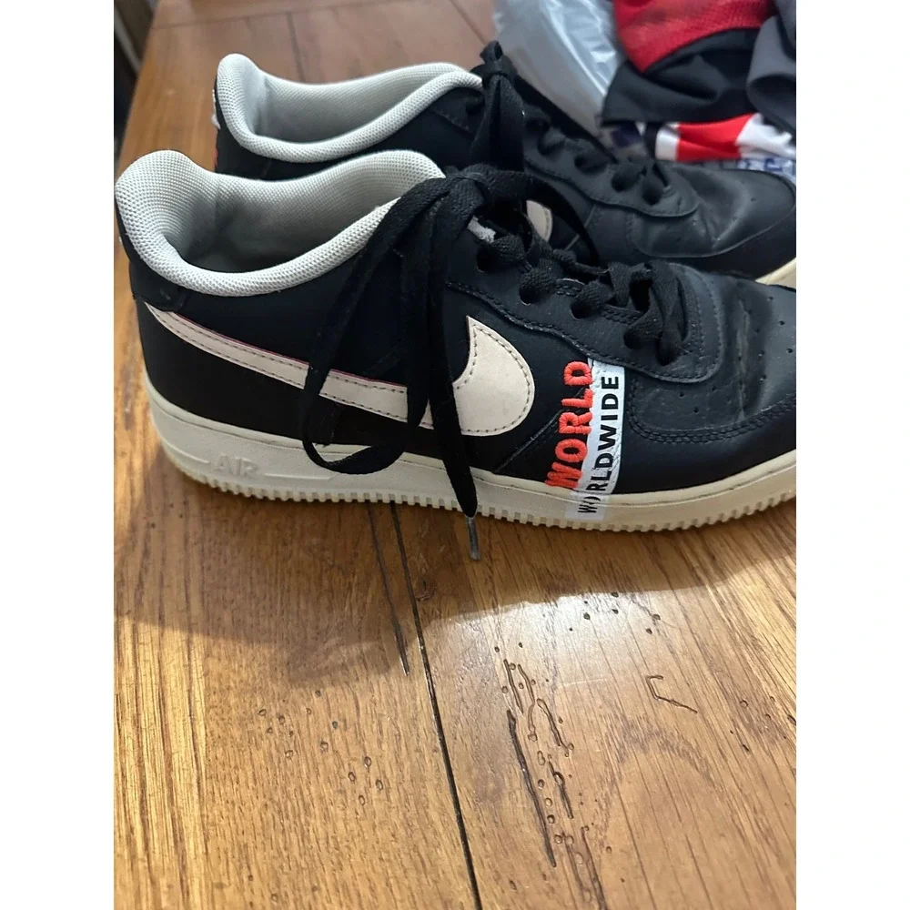Size 7 (GS) - Nike Air Force 1 LV8 1 Low Worldwide Pack - Black‎ Crimson